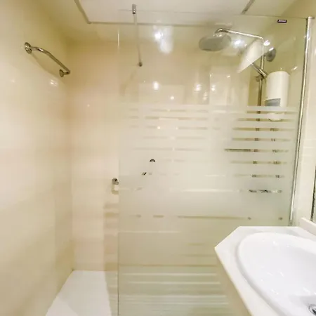 דירה In With Sea Views בנאלמדנה