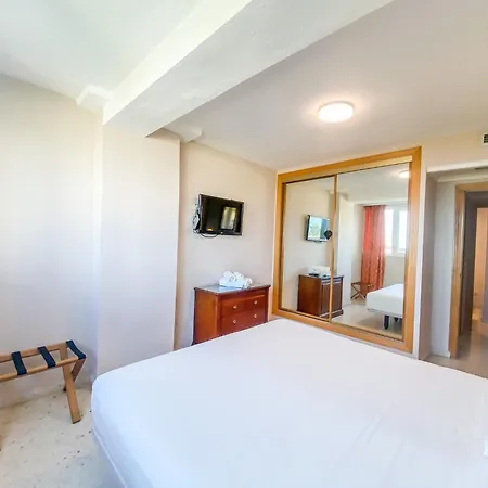 Comforting With Shared Pool Apartment *