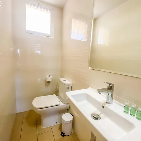 Apartment Comforting With Shared Pool *